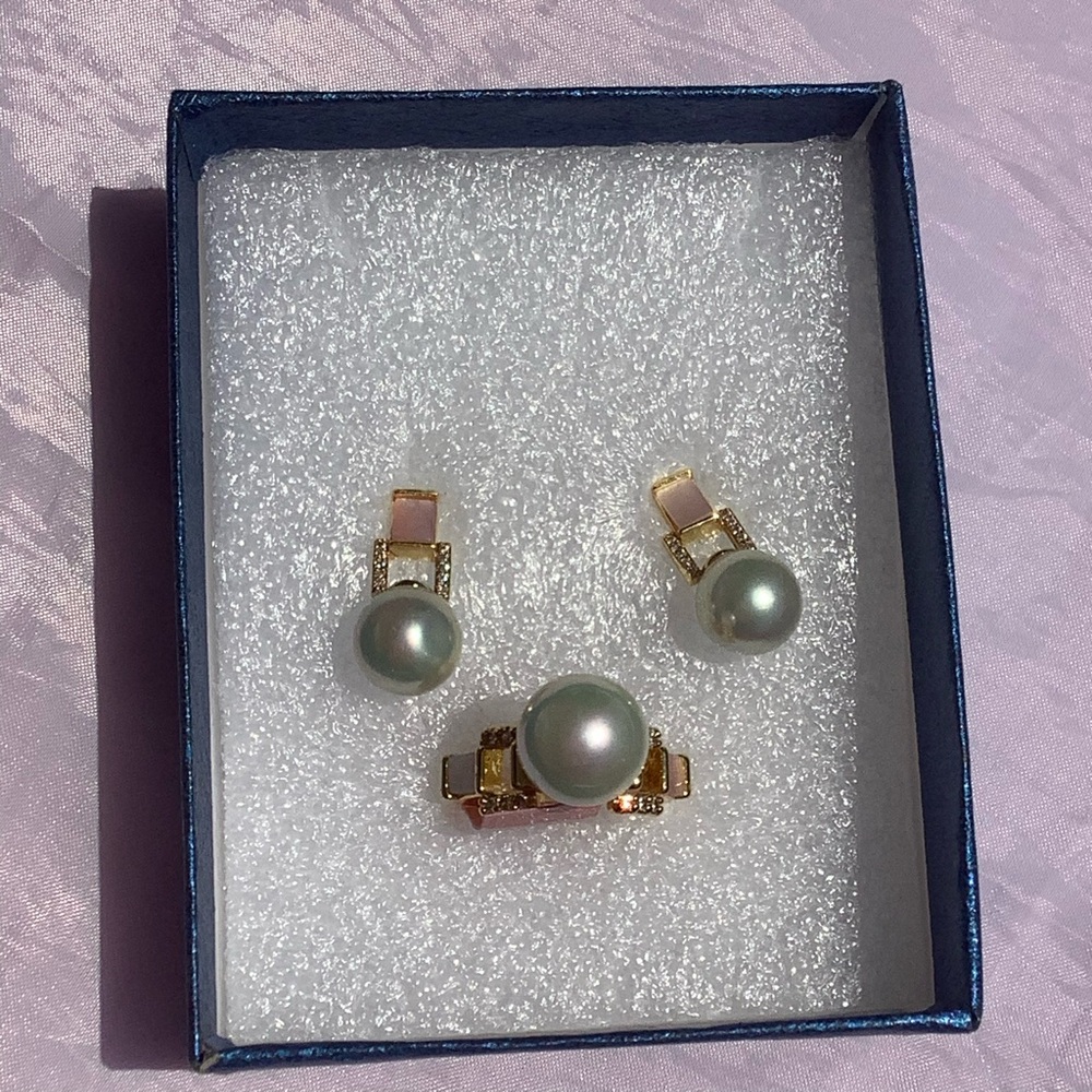 Elegant Gold Pink Shell and White Pearl Jewelry Set
